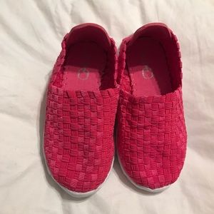 NWT Pink Stretchy Soft Light Weight Shoe